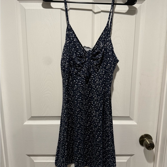 Hollister Dresses & Skirts - Hollister Floral Spaghetti Strap Dress